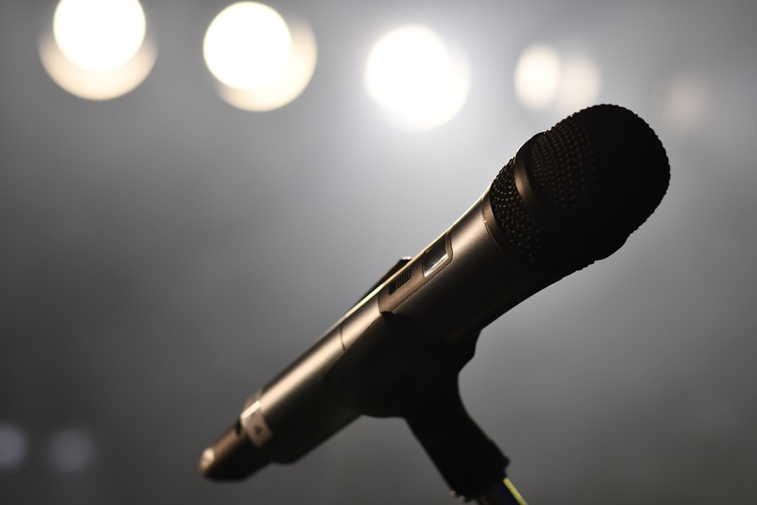 black-microphone-on-stand-vjzxkgcuqlw